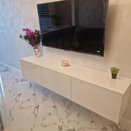 Nikol Mamaia Nord * Navodari